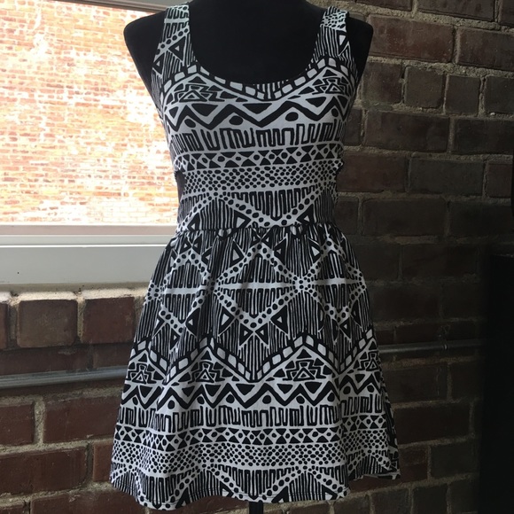 Aztec print dress - Picture 1 of 3